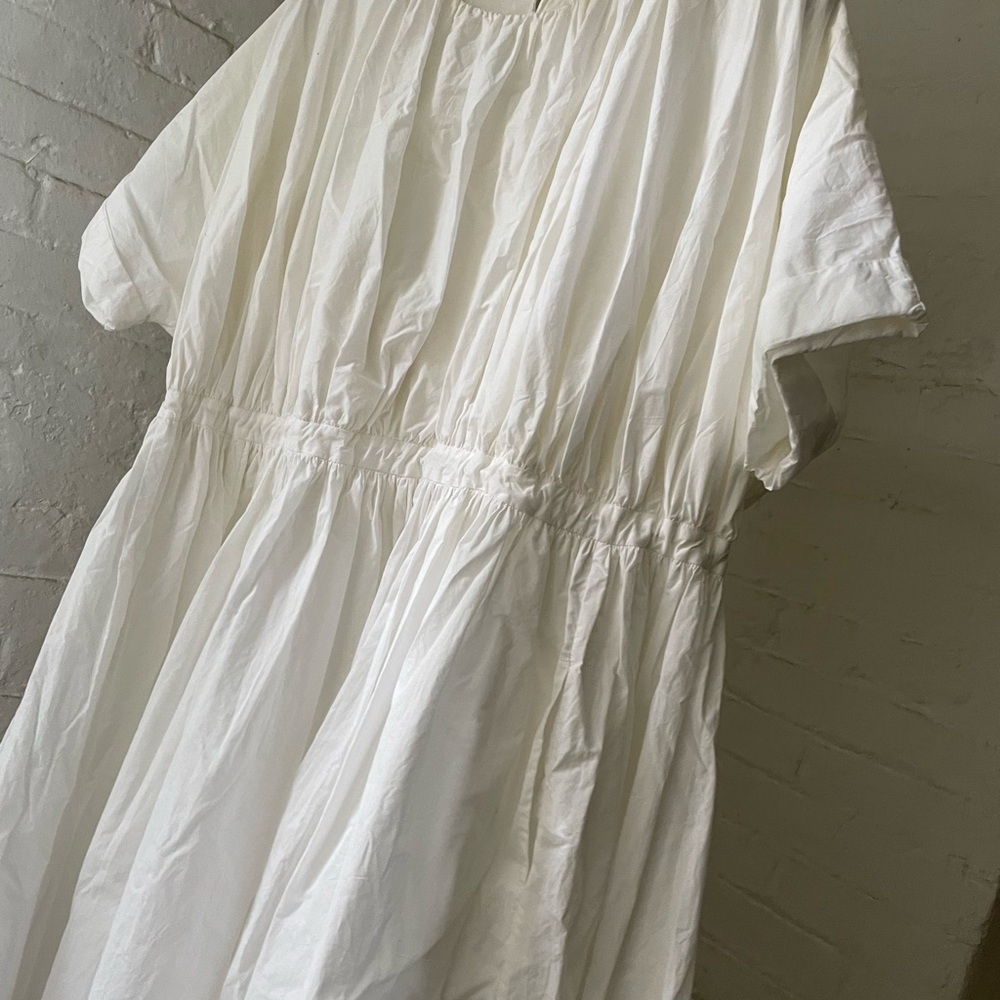 Elegant White Dress ECOLE DE CURIOSITES - Picture 5 of 8